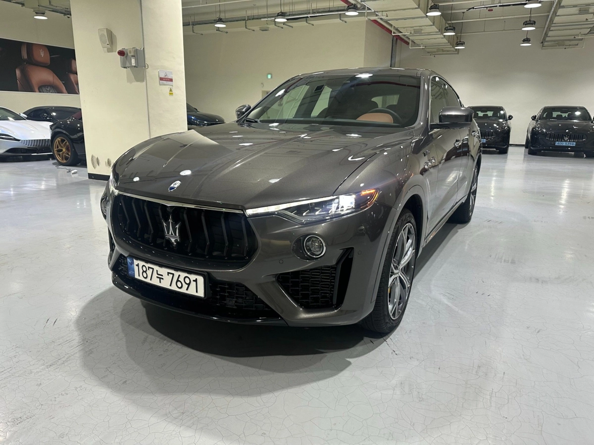MASERATI LEVANTE  2023