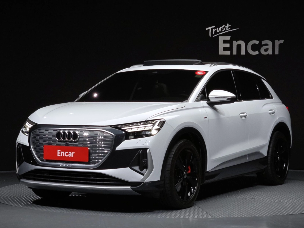 AUDI Q4 E-TRON F4  2022
