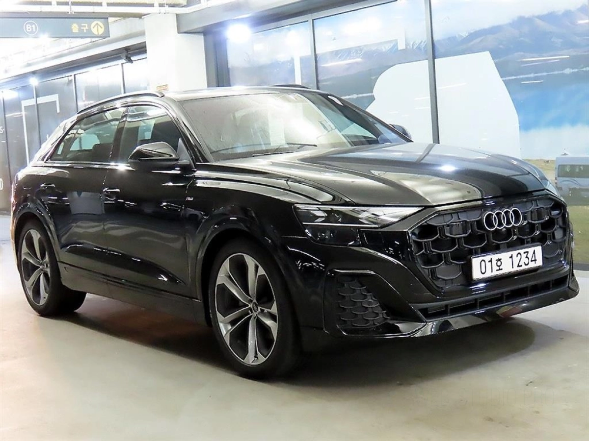 AUDI Q8 4M  2026
