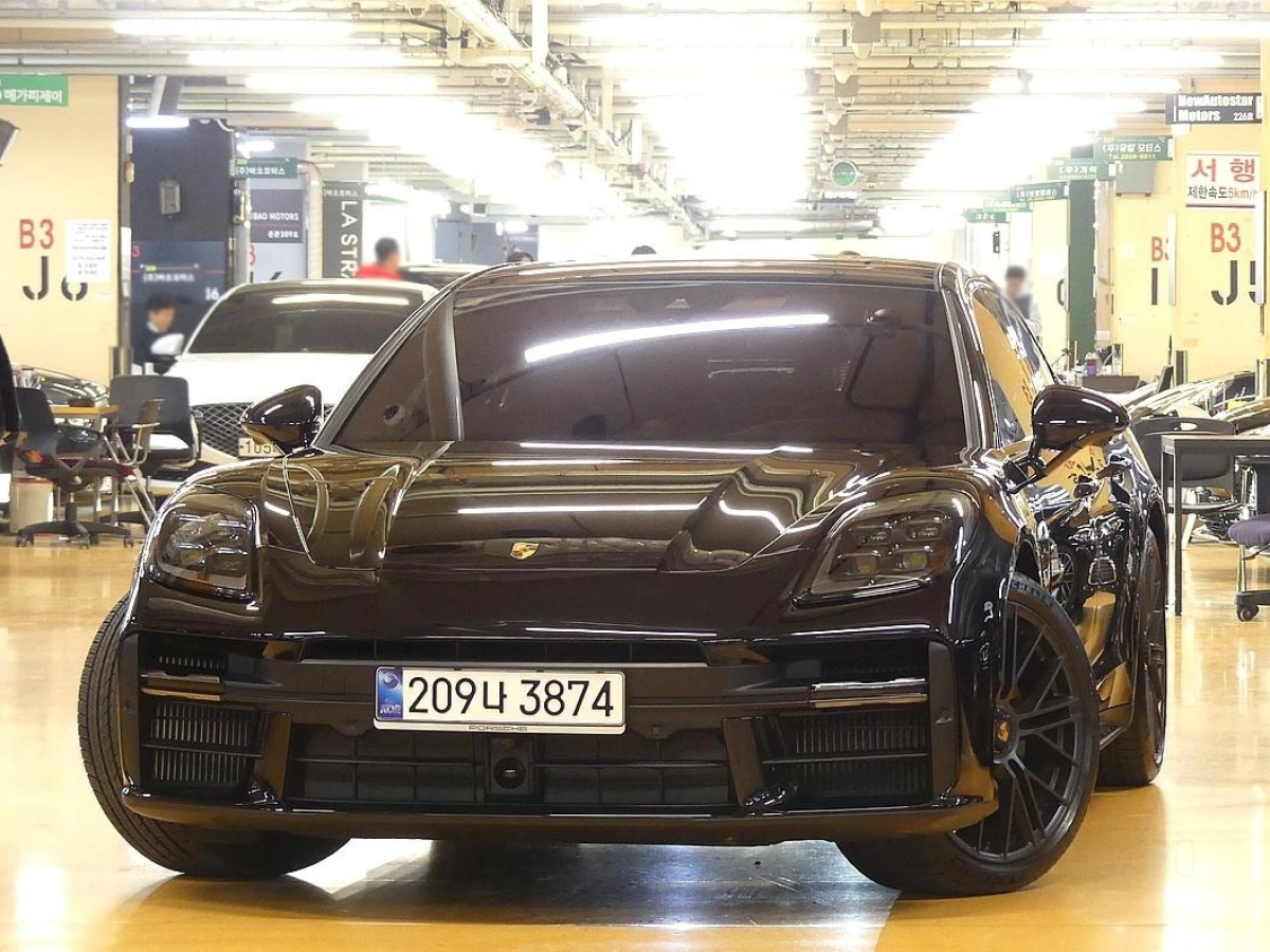 PORSCHE PANAMERA 976