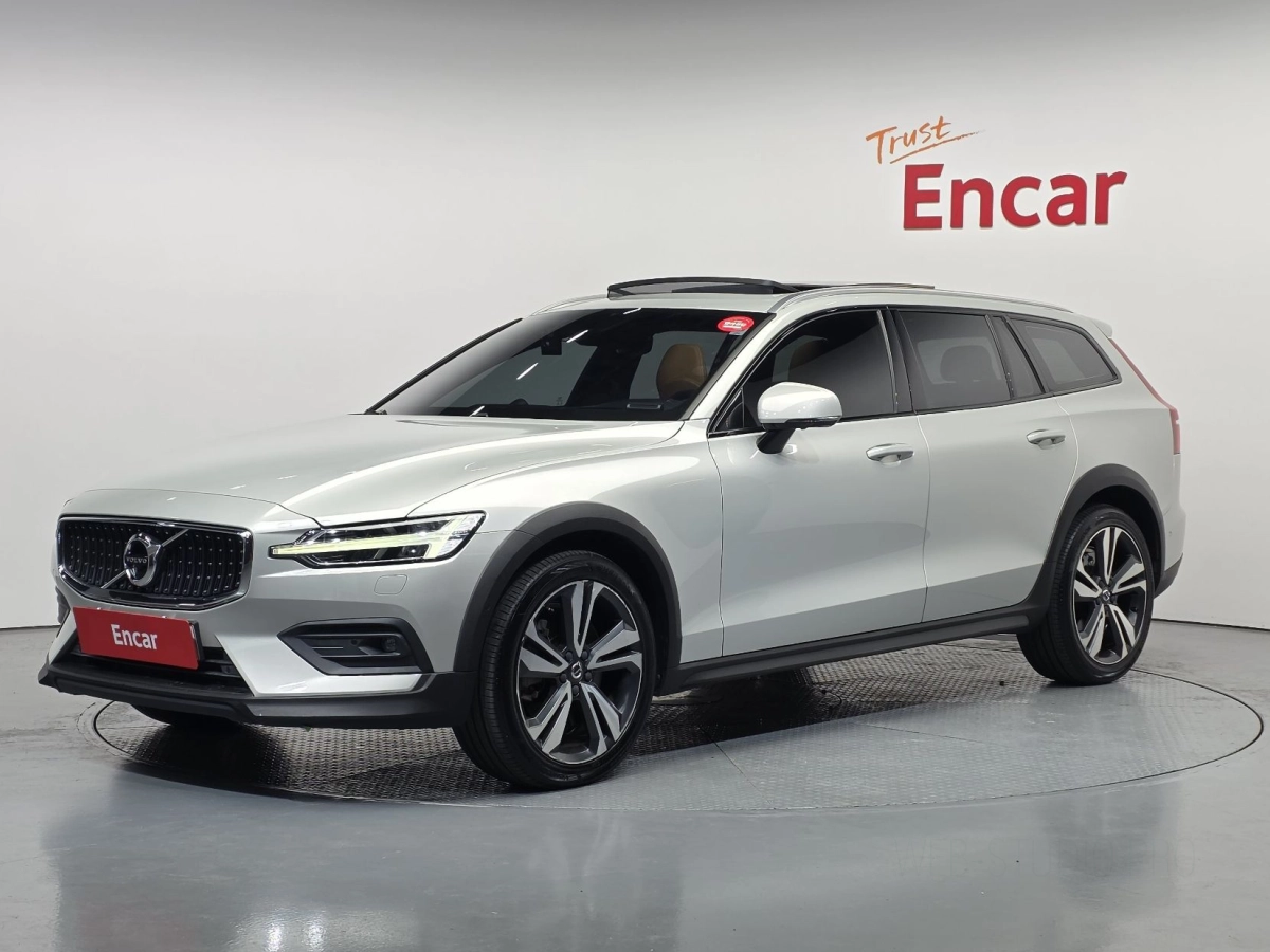 VOLVO V60 CROSS COUNTRY  2019