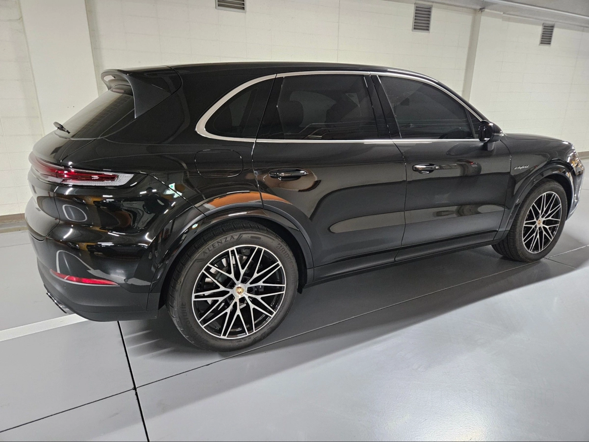 PORSCHE CAYENNE PO536