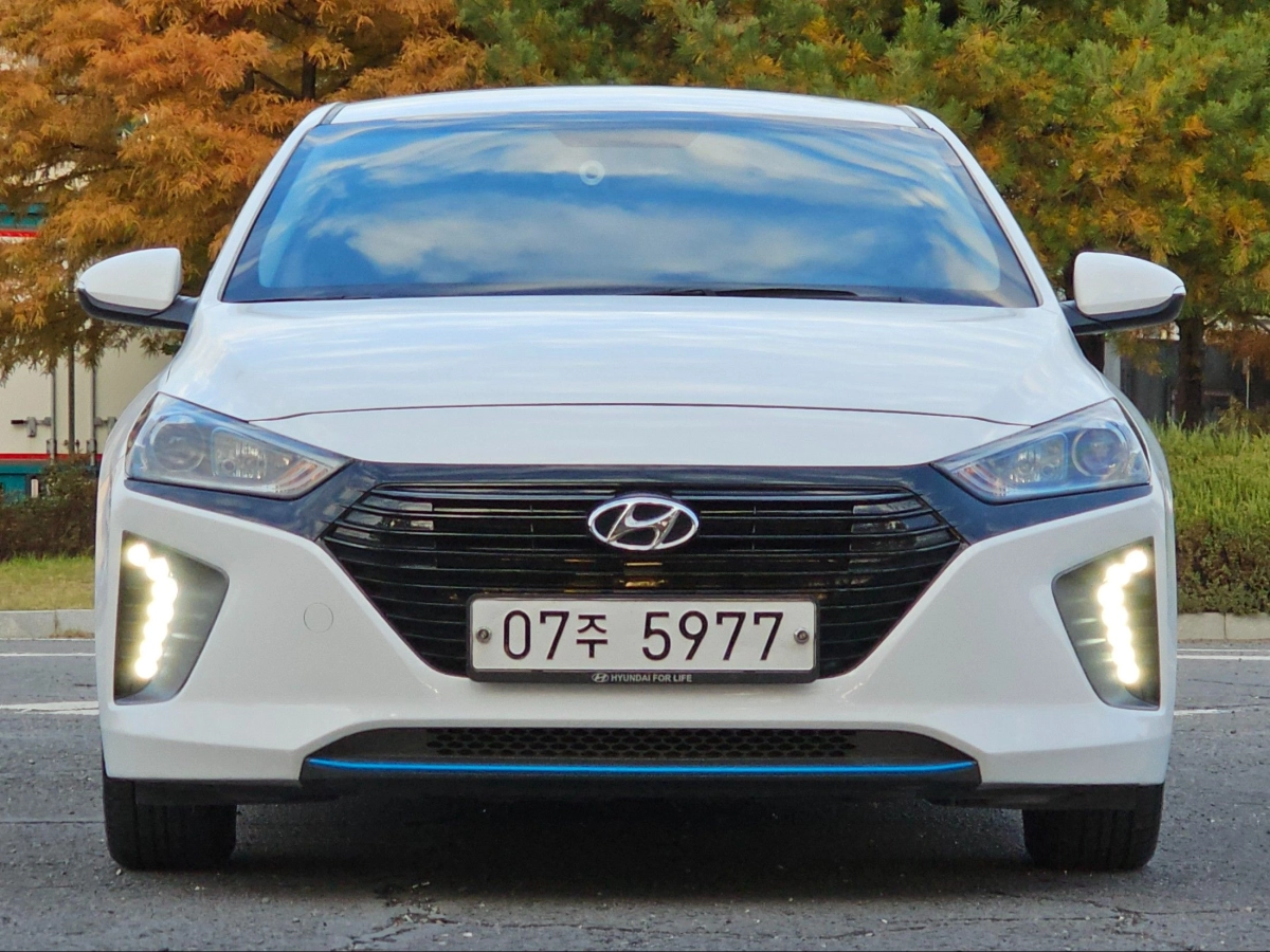 HYUNDAI IONIQ HYBRID  2019