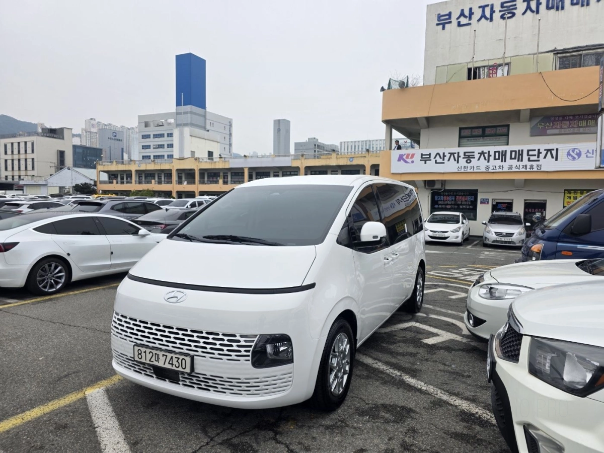 HYUNDAI STARIA  2023
