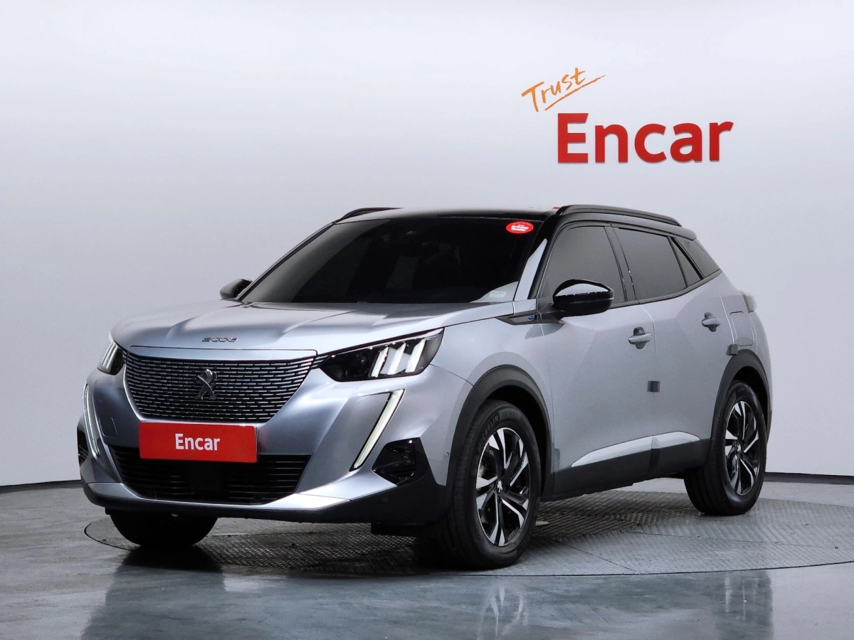 PEUGEOT E-2008  2021