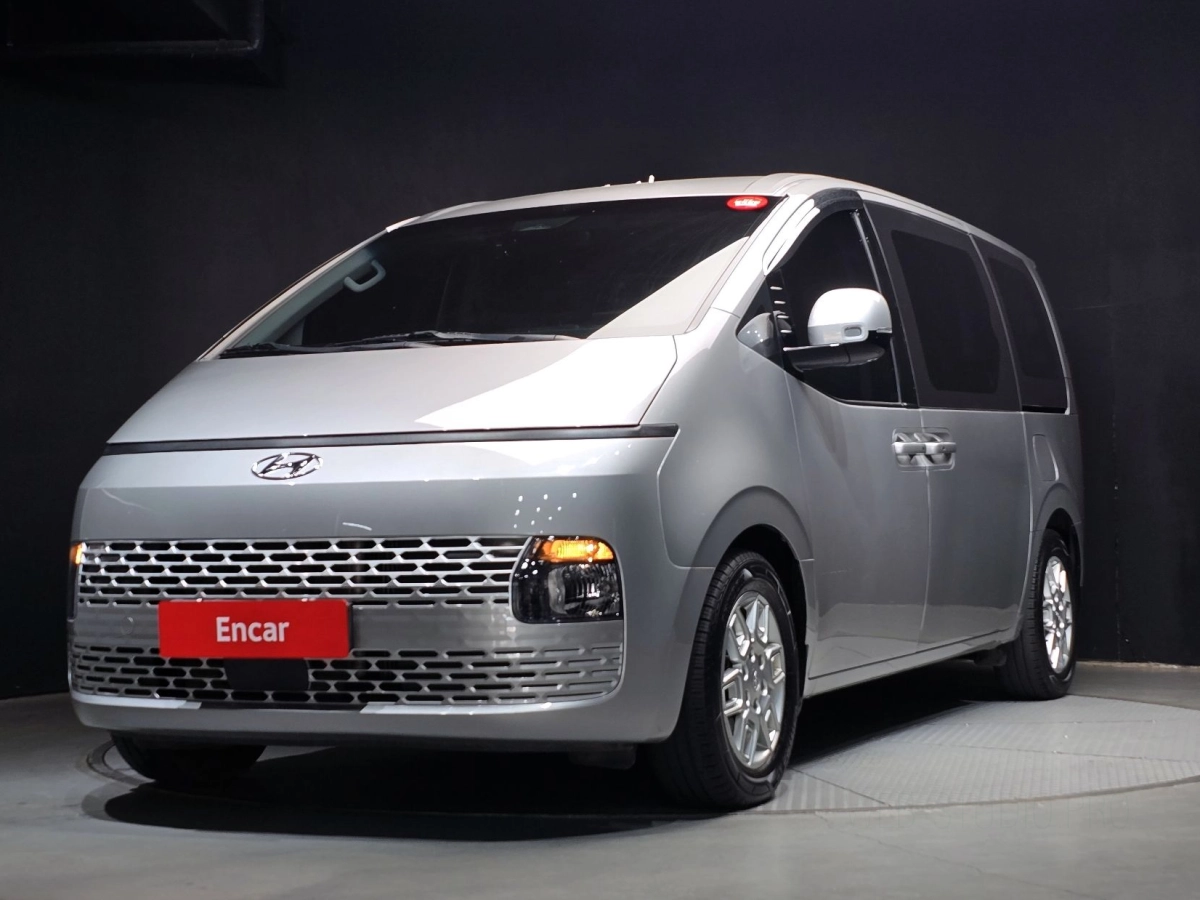 HYUNDAI STARIA  2023