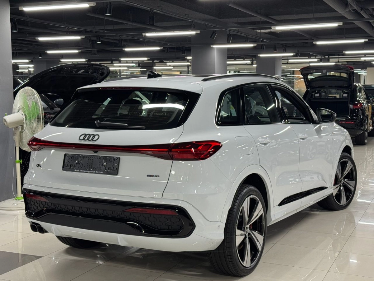AUDI Q5 80A