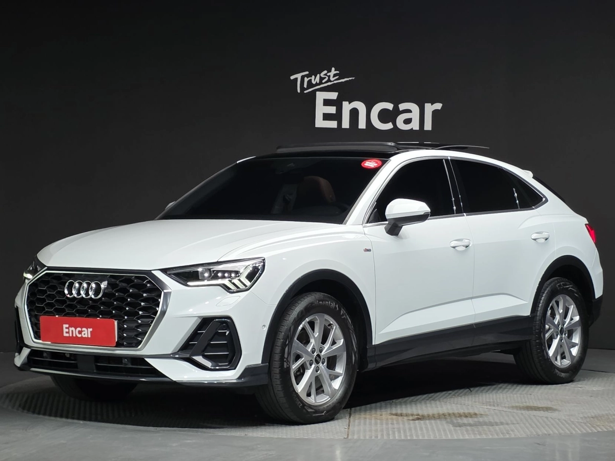 AUDI Q3 F3  2022