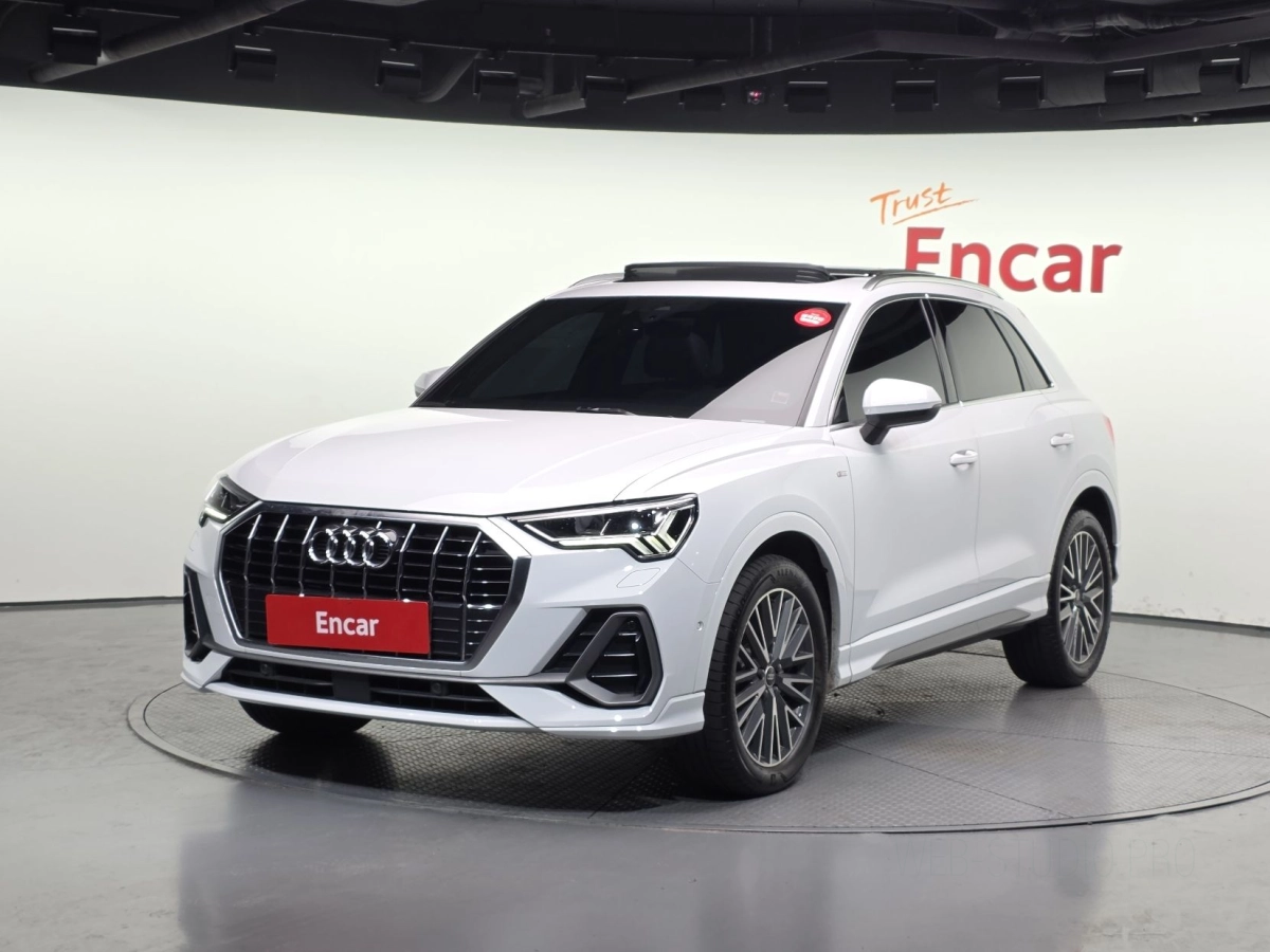 AUDI Q3 F3  2022
