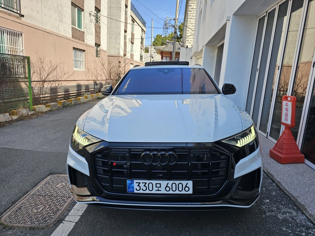 AUDI Q8 4M  2022