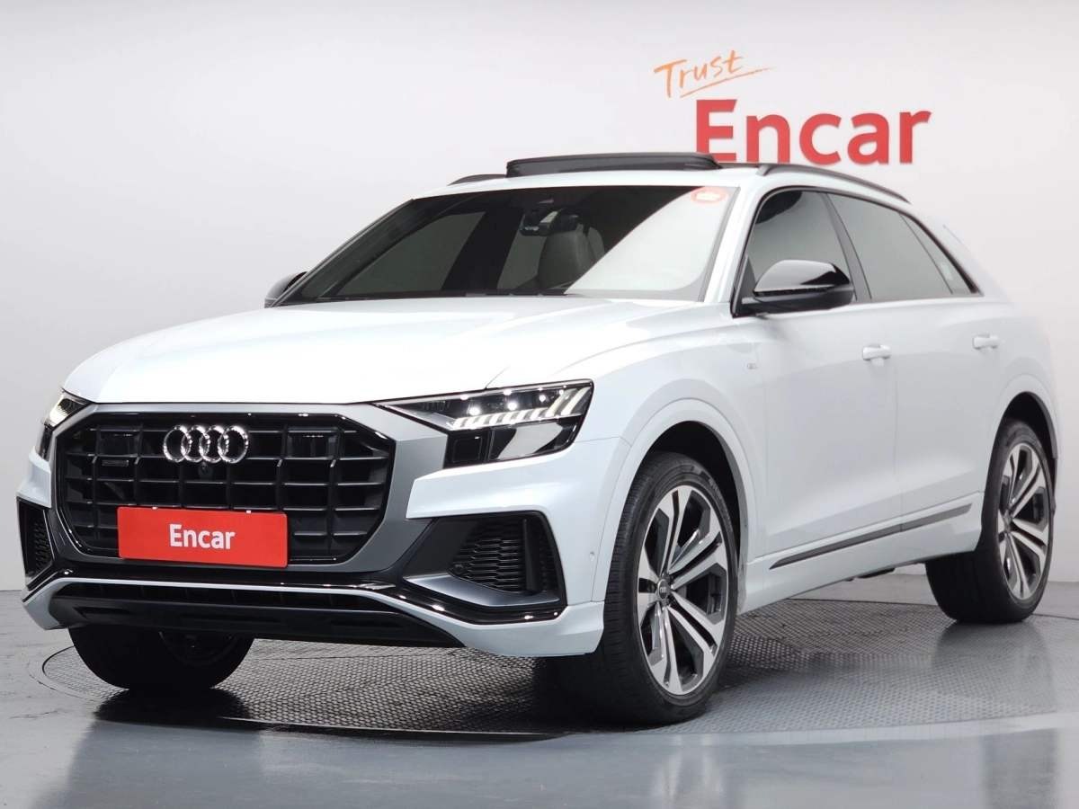 AUDI Q8 4M  2022
