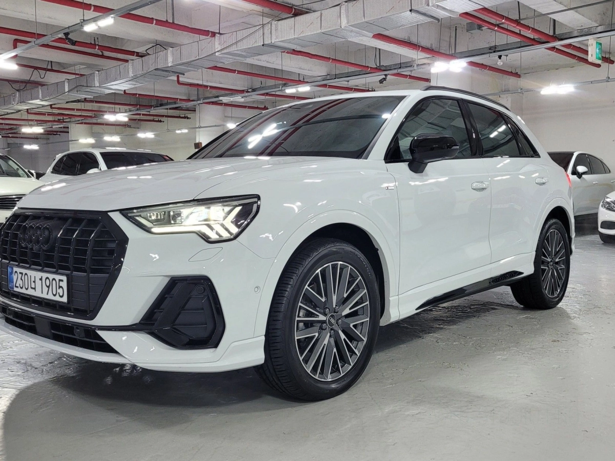 AUDI Q3 F3  2025