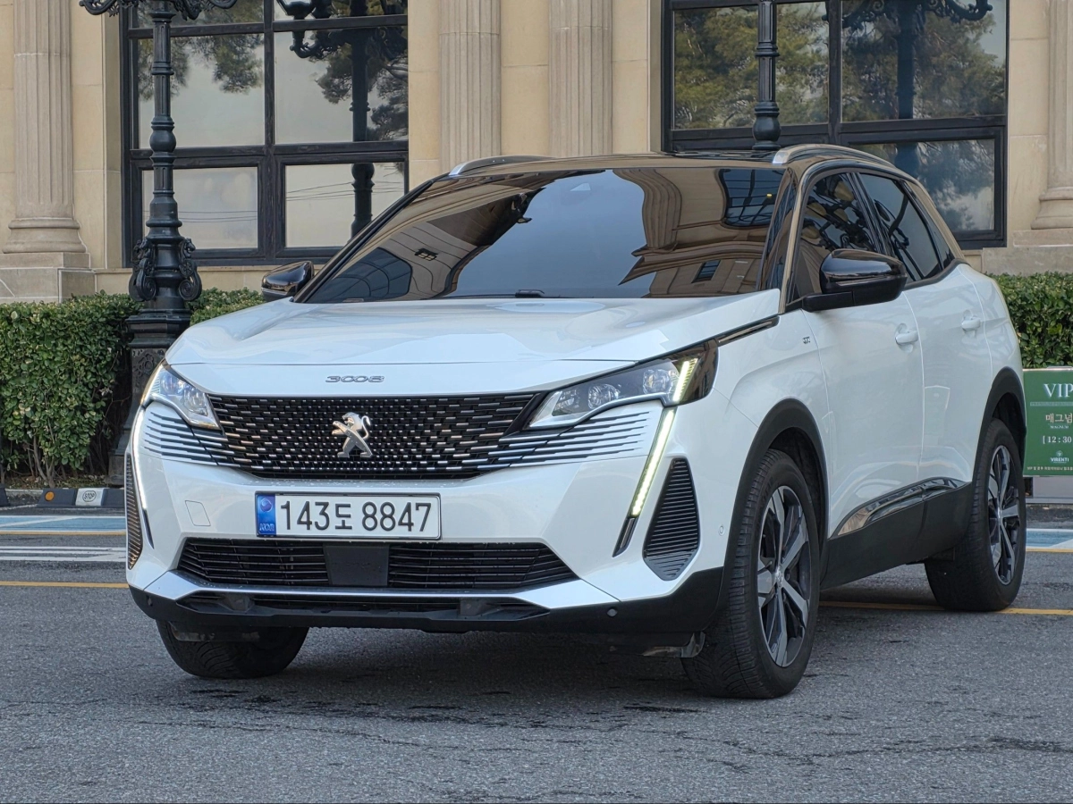 PEUGEOT 3008