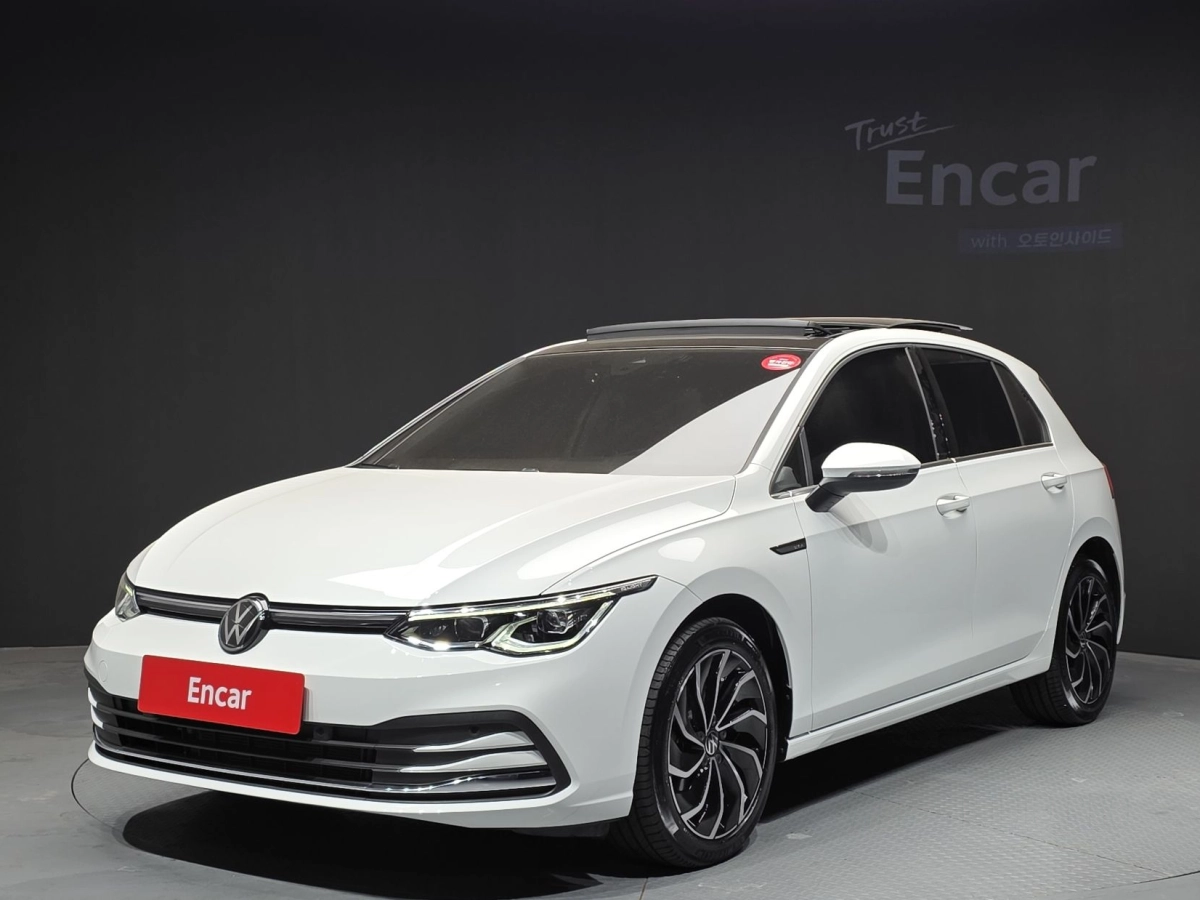 VOLKSWAGEN GOLF 2024