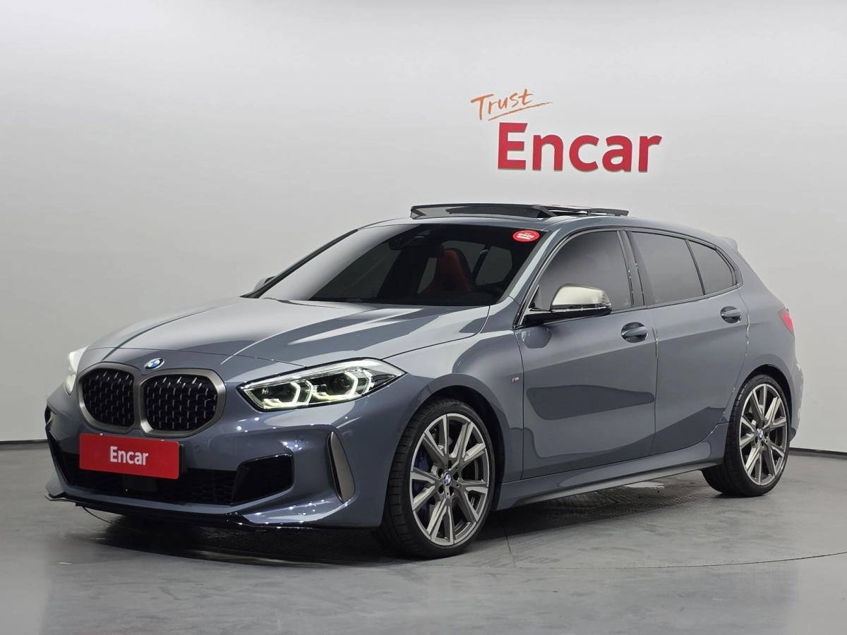 BMW 1-SERIES F40  2024