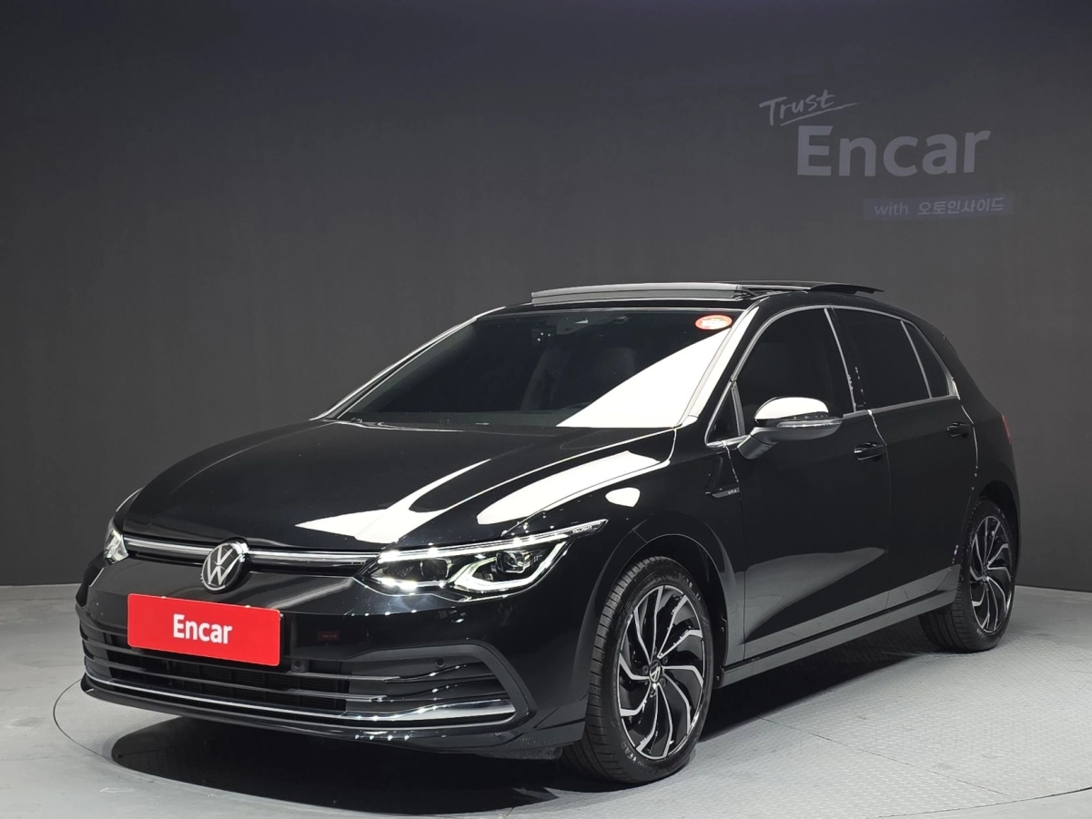 VOLKSWAGEN GOLF 2024