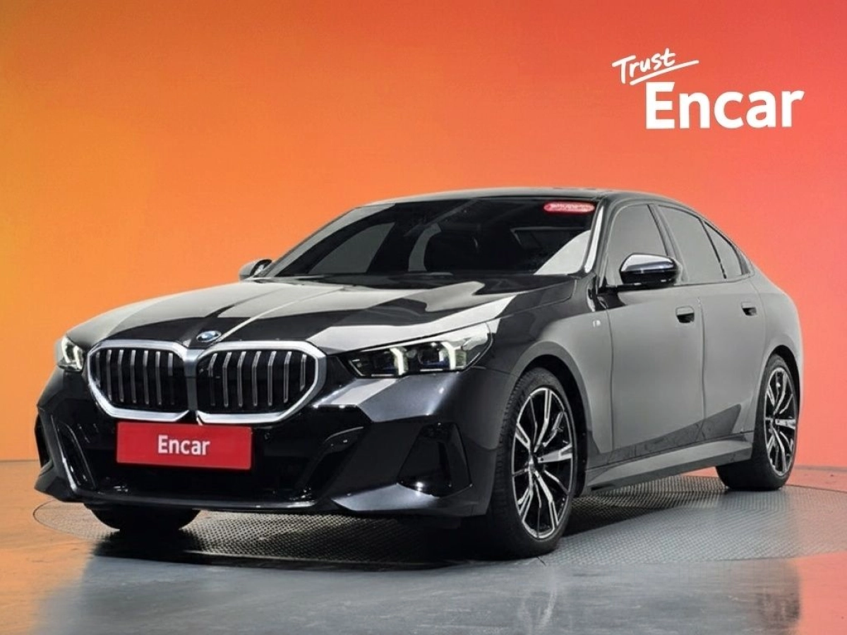 BMW 5-SERIES G60 2024