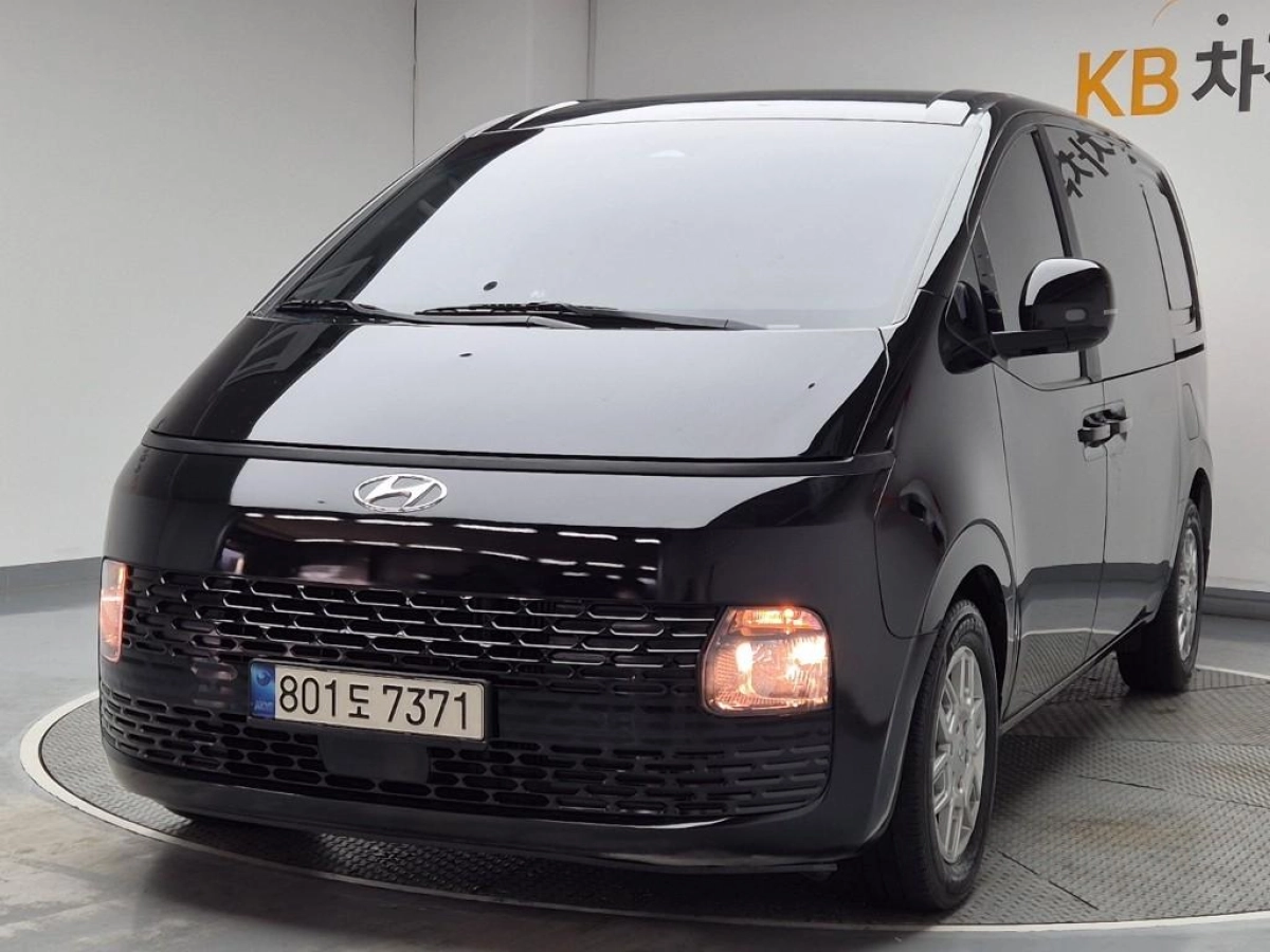HYUNDAI STARIA  2022