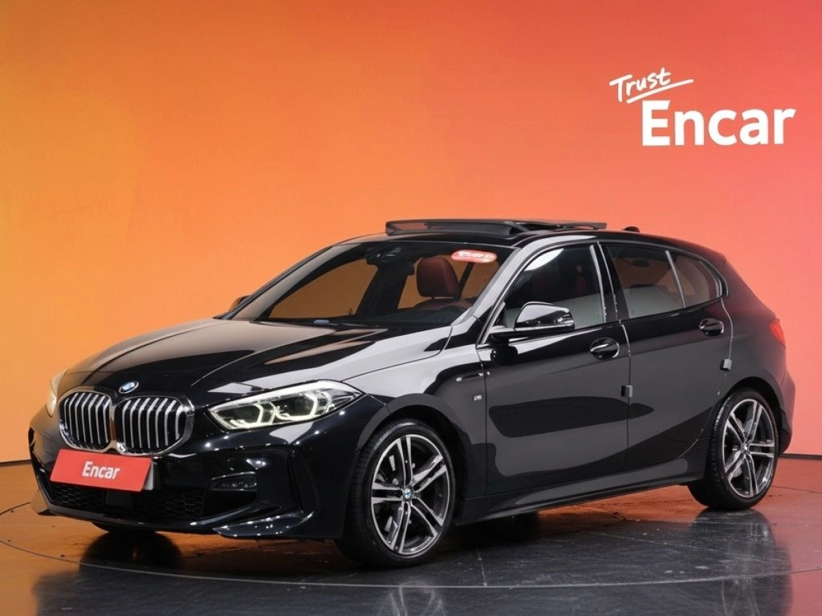 BMW 1-SERIES F40  2021