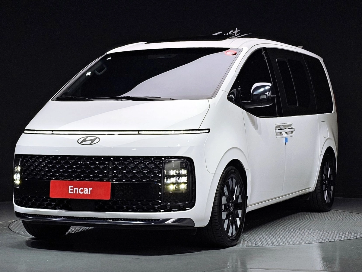 HYUNDAI STARIA  2025