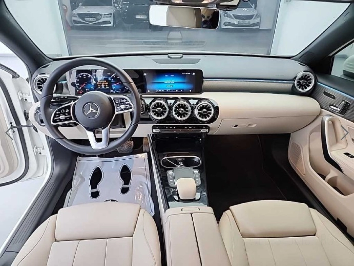 MERCEDES BENZ A-CLASS W177