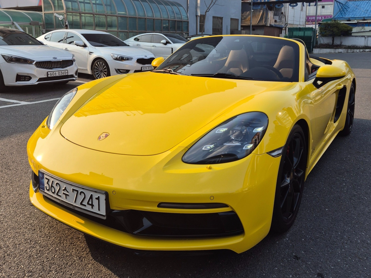 PORSCHE 718 BOXSTER