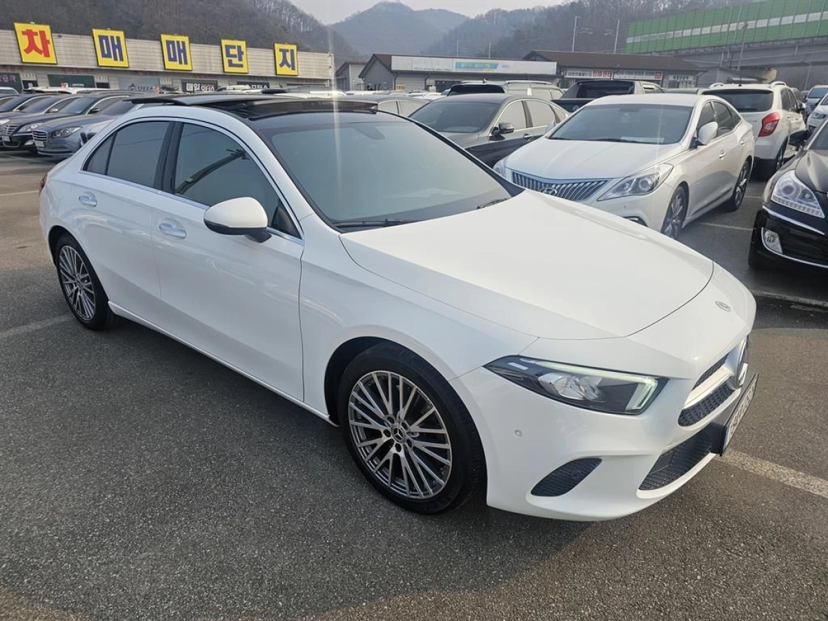 MERCEDES BENZ A-CLASS W177
