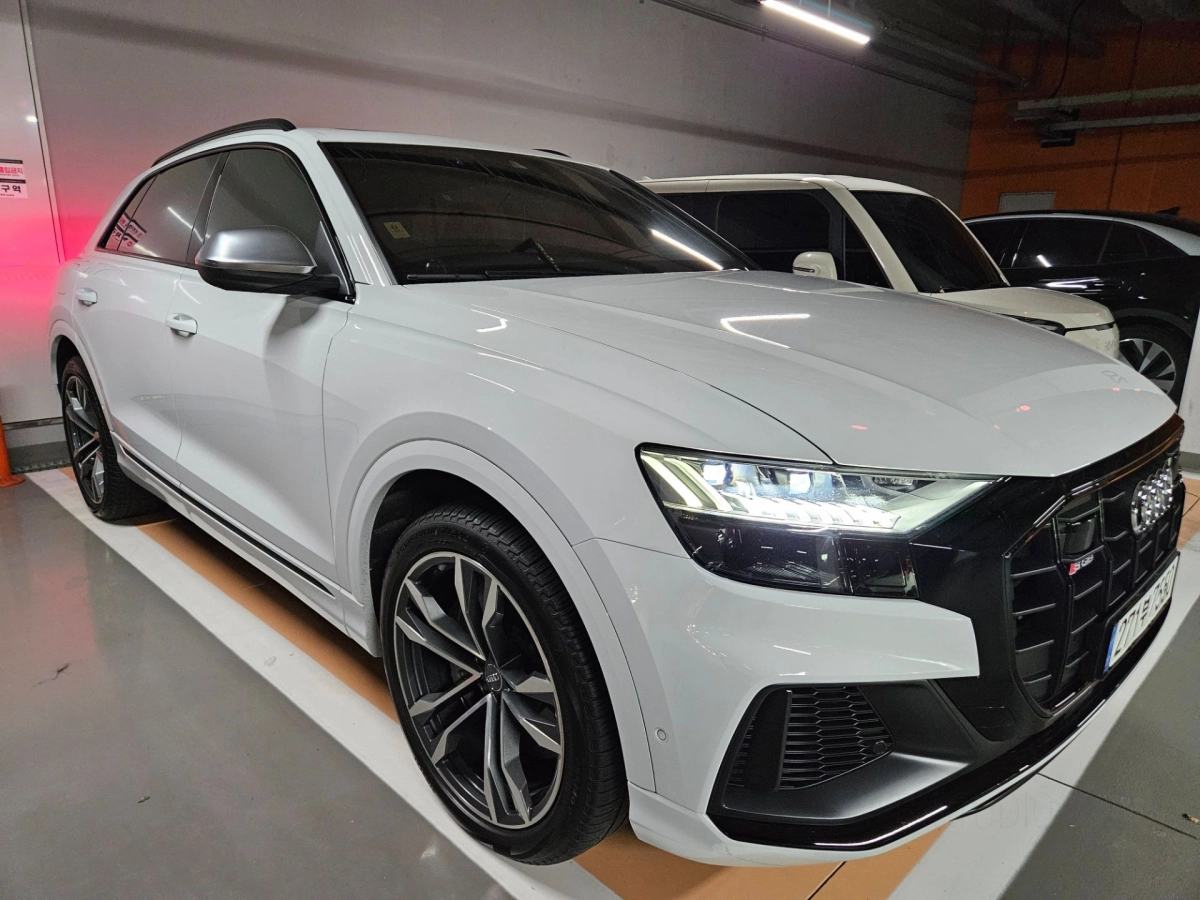 AUDI SQ8 4M  2020