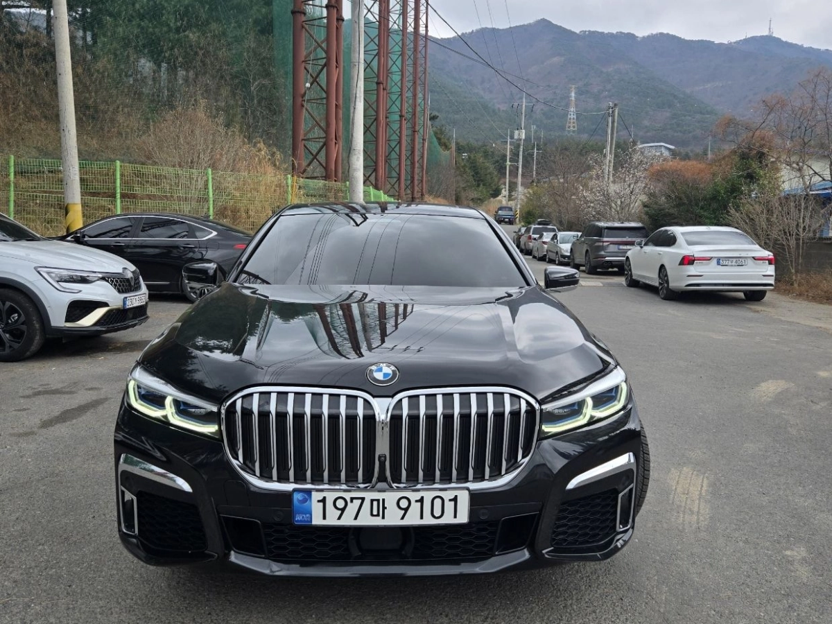 BMW 7-SERIES G11