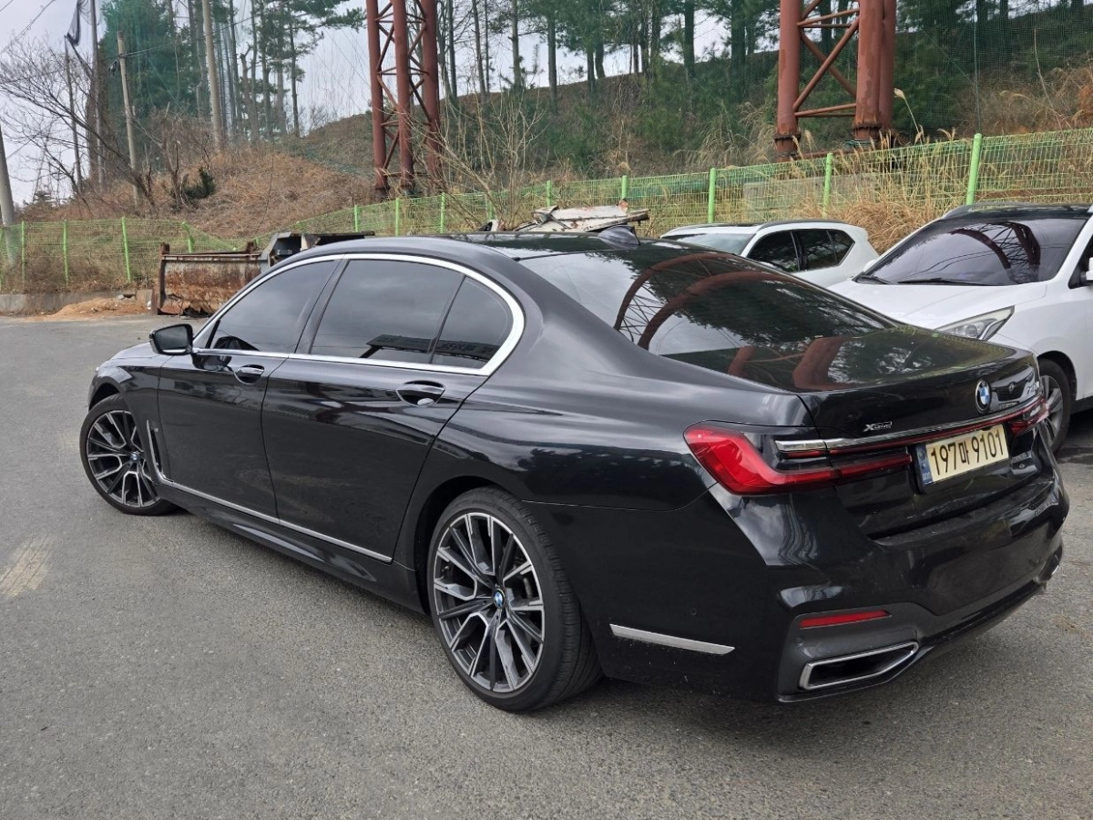 BMW 7-SERIES G11