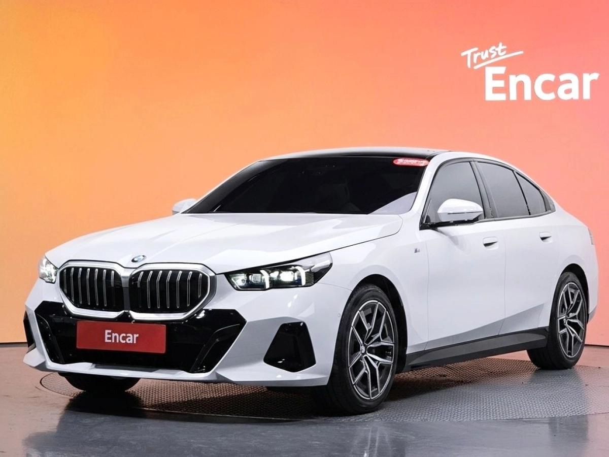 BMW 5-SERIES G60 2025