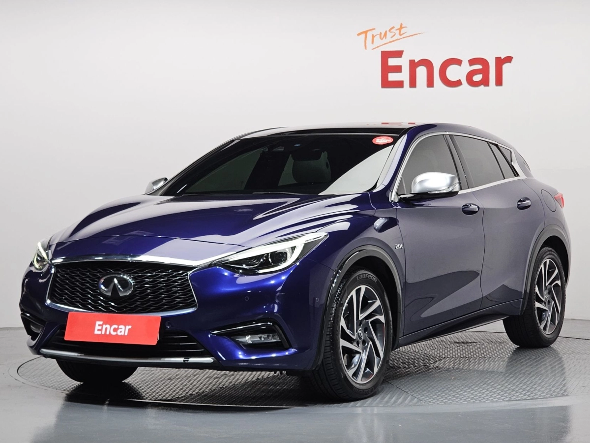 INFINITI Q30  2019