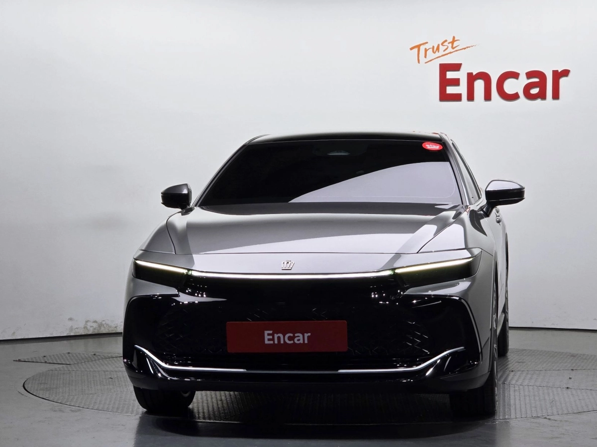 TOYOTA CROWN CROSSOVER