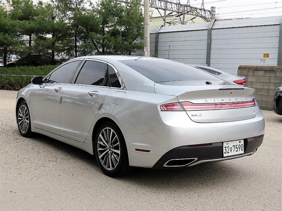 LINCOLN MKZ