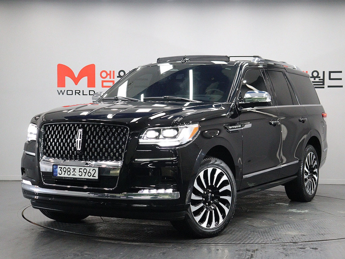 LINCOLN NAVIGATOR  2023