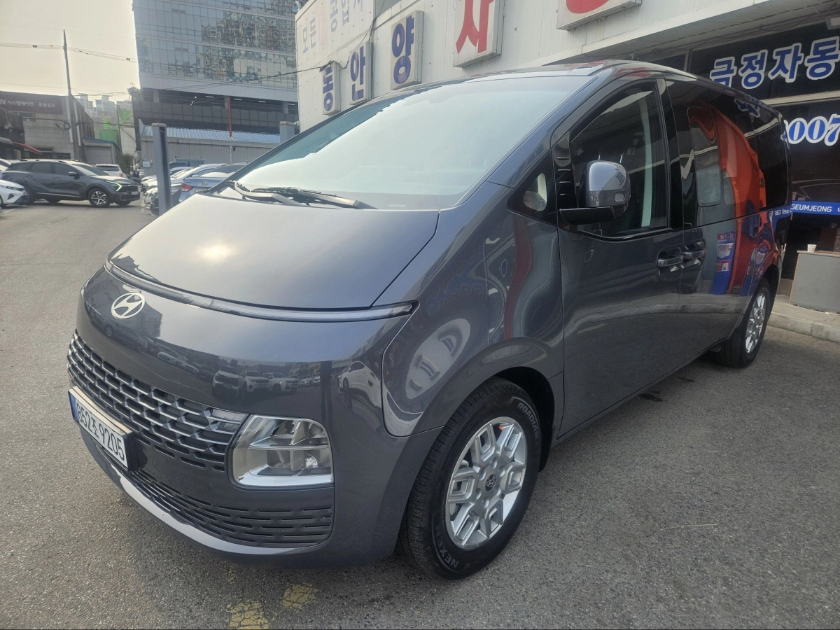 HYUNDAI STARIA  2025