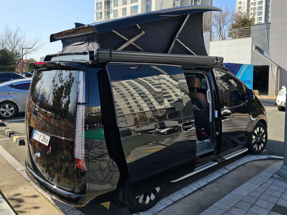 HYUNDAI STARIA  2025