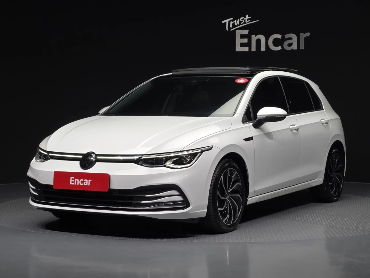 VOLKSWAGEN GOLF 2023