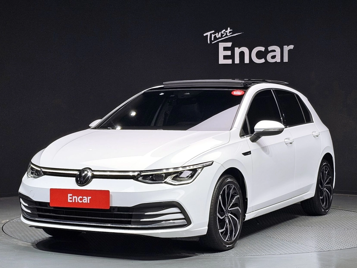 VOLKSWAGEN GOLF 2023