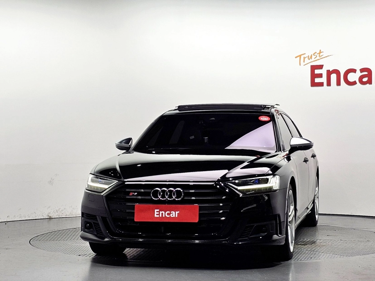 AUDI S8 D5