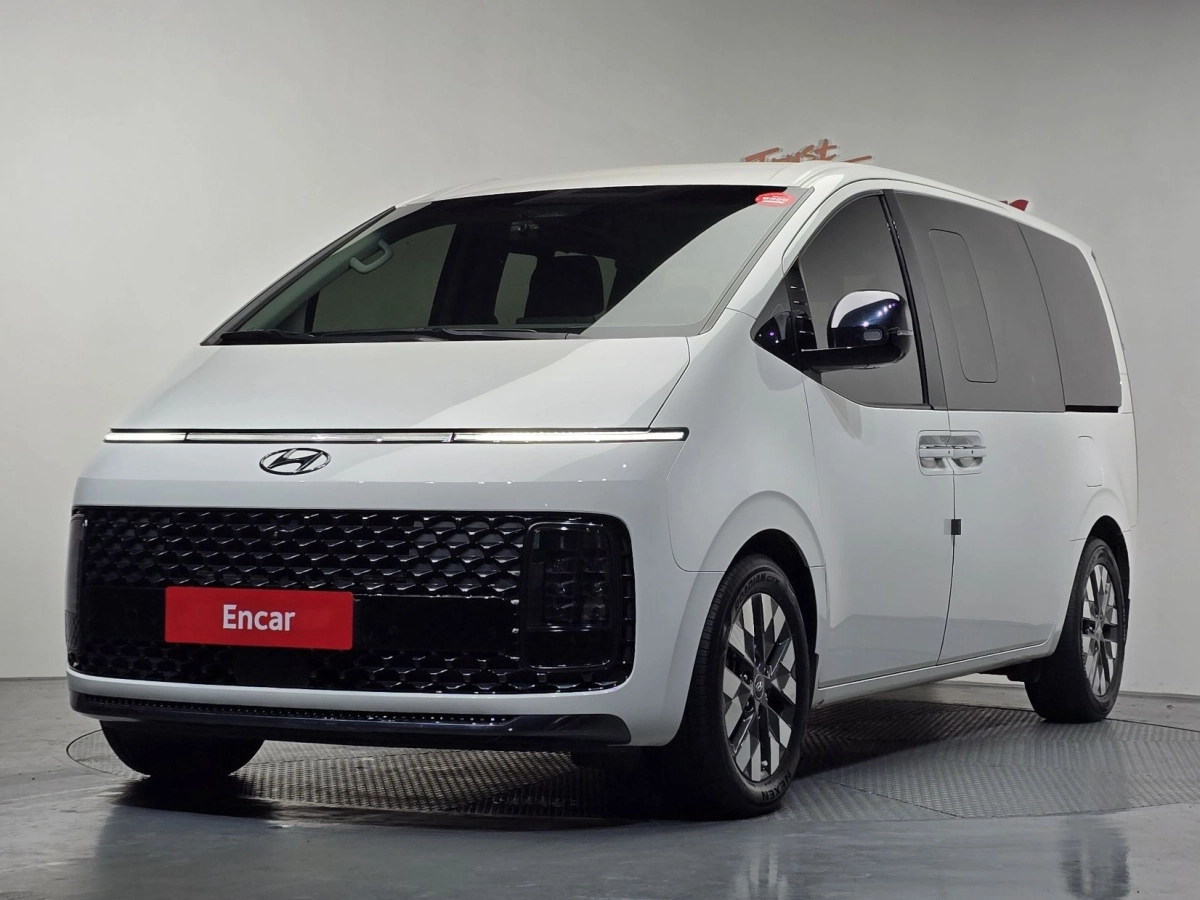 HYUNDAI STARIA  2023