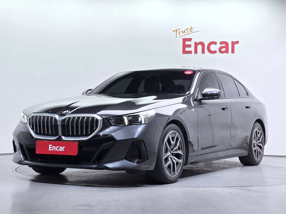 BMW 5-SERIES G60 2023