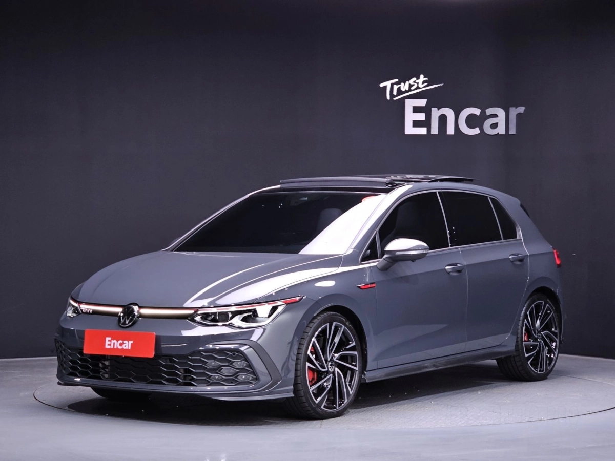 VOLKSWAGEN GOLF 2024