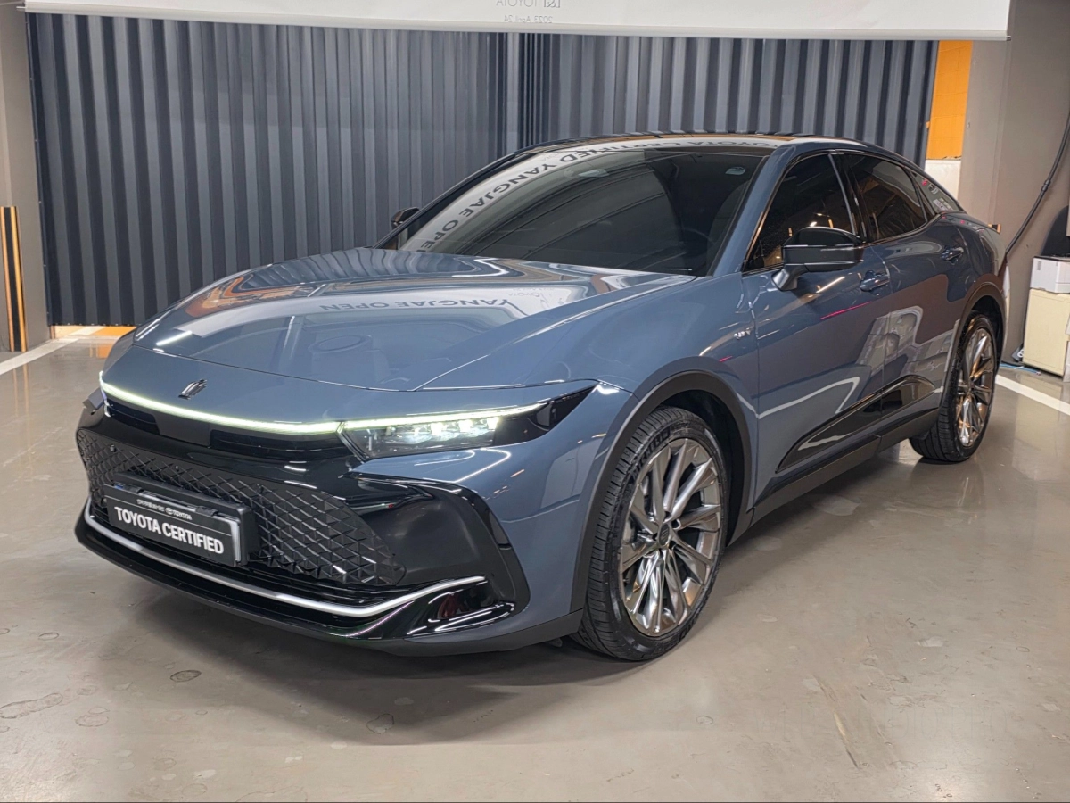 TOYOTA CROWN CROSSOVER