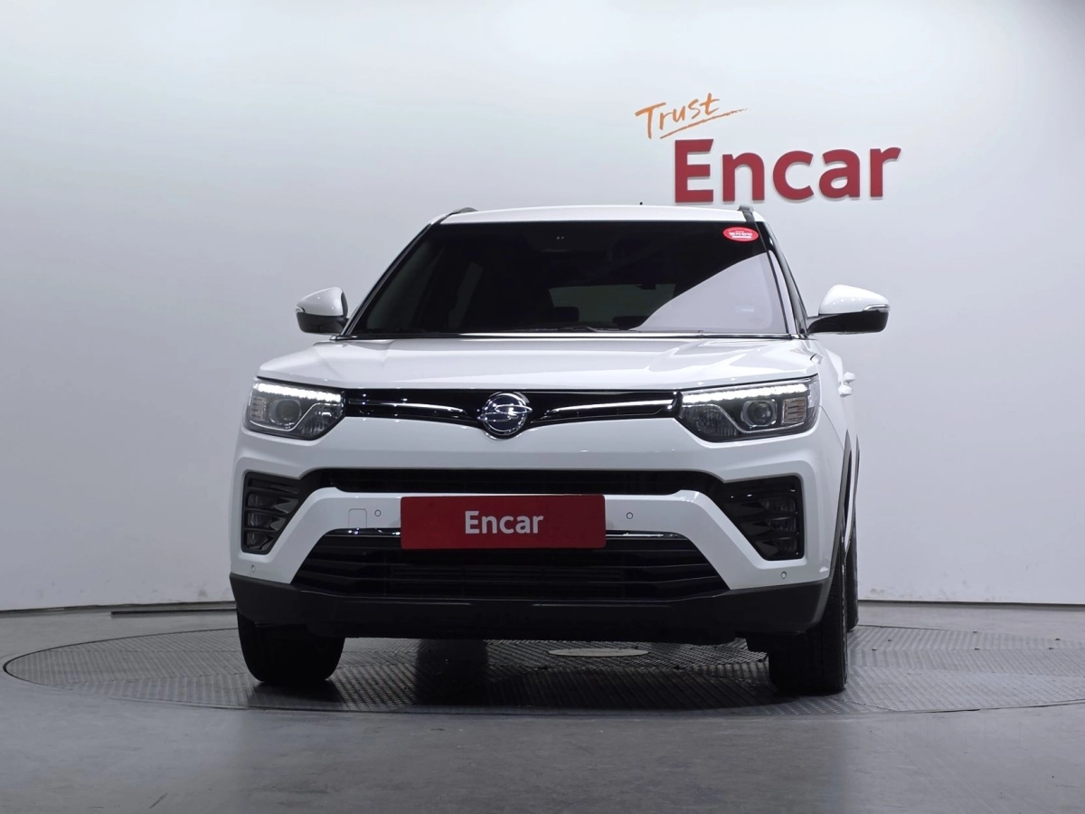 SSANGYONG TIVOLI VERY NEW