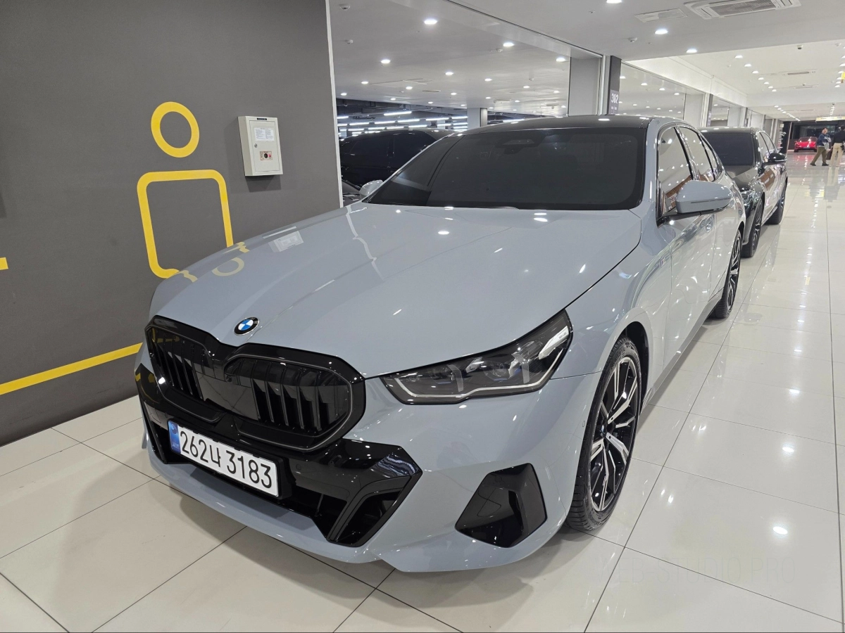 BMW 5-SERIES G60  2025