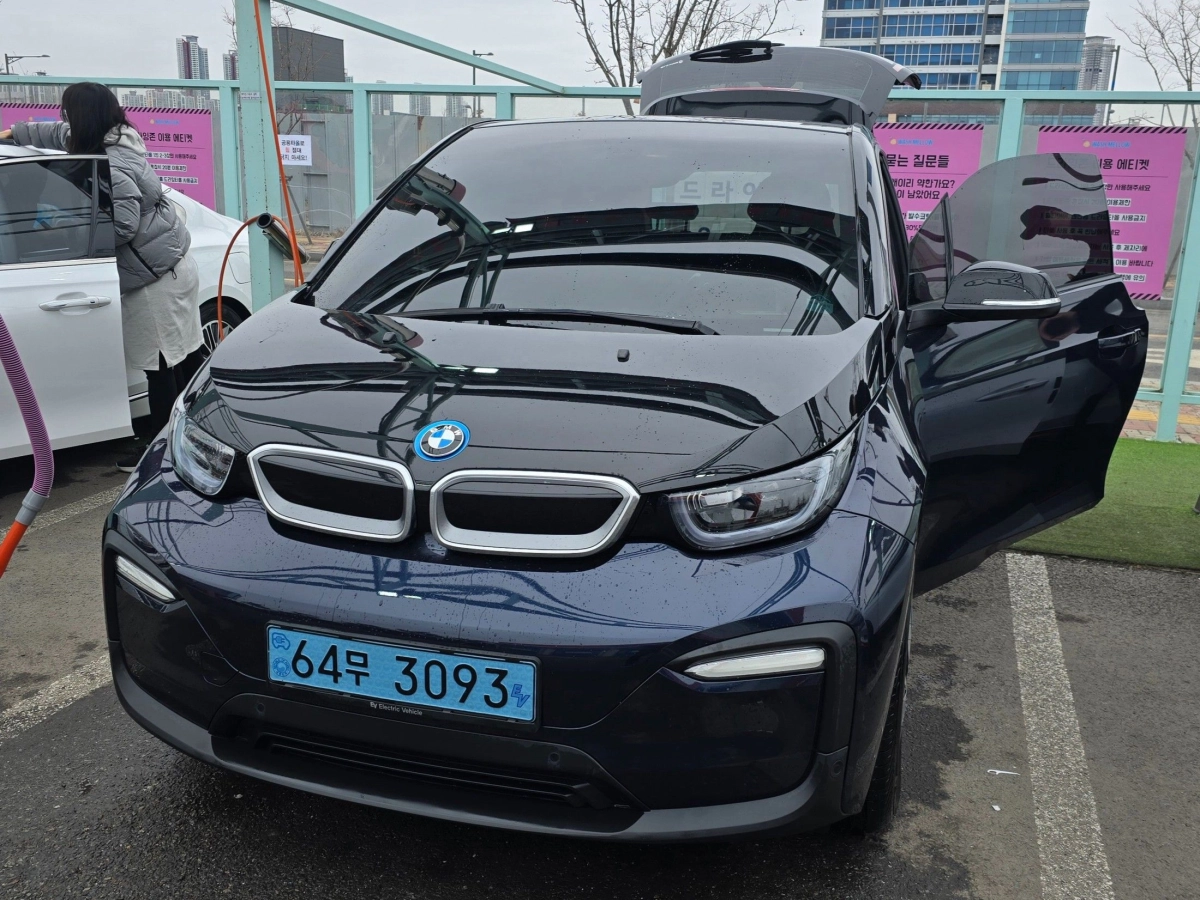 BMW I3
