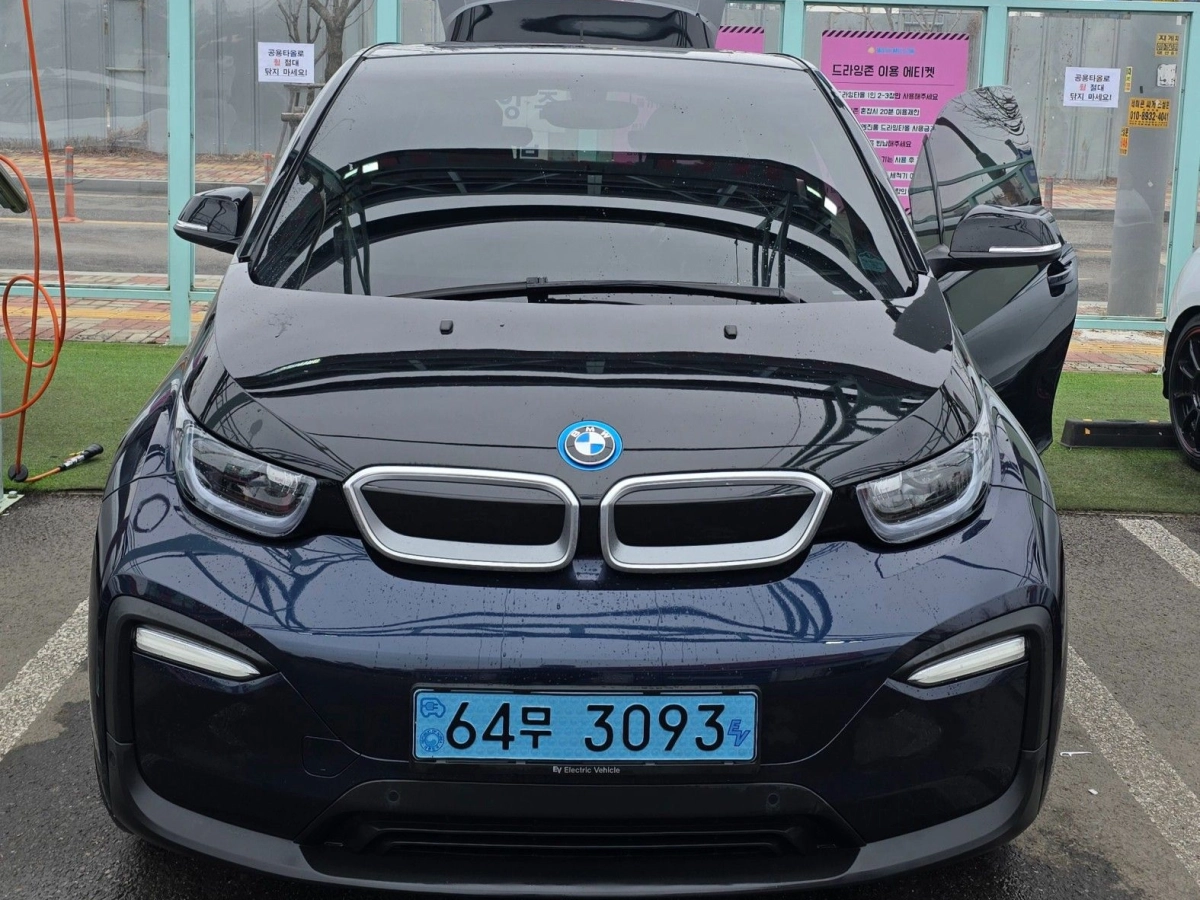 BMW I3
