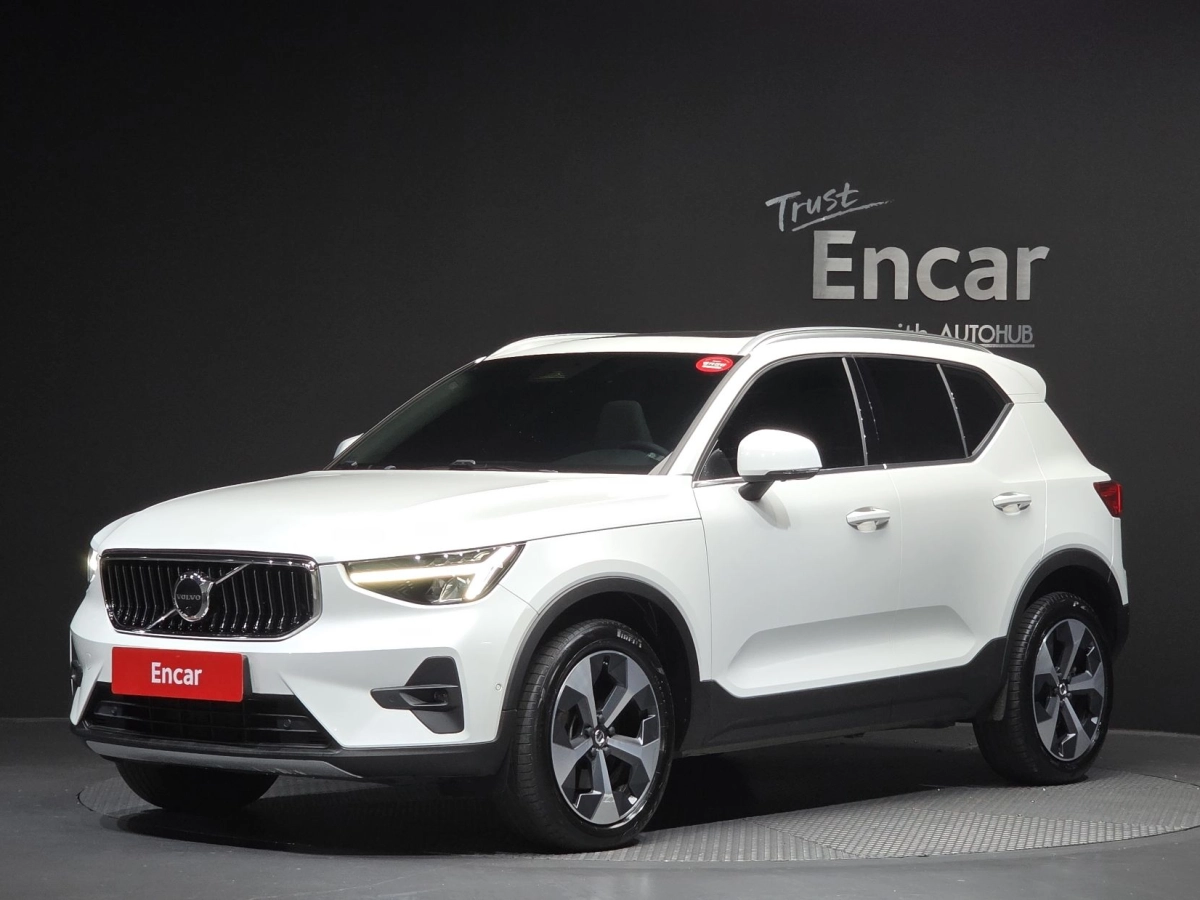VOLVO XC40 2022