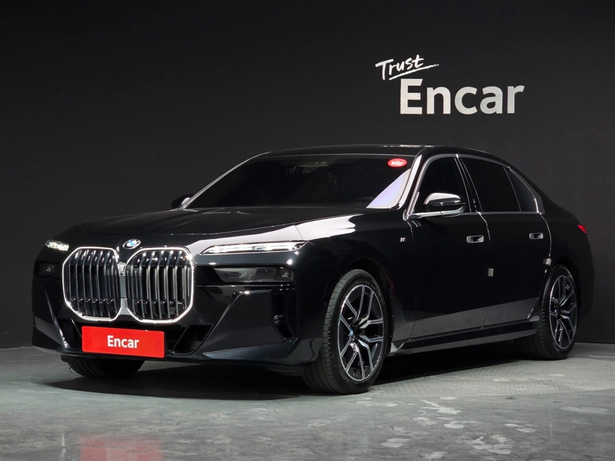 BMW 7-SERIES G70  2025